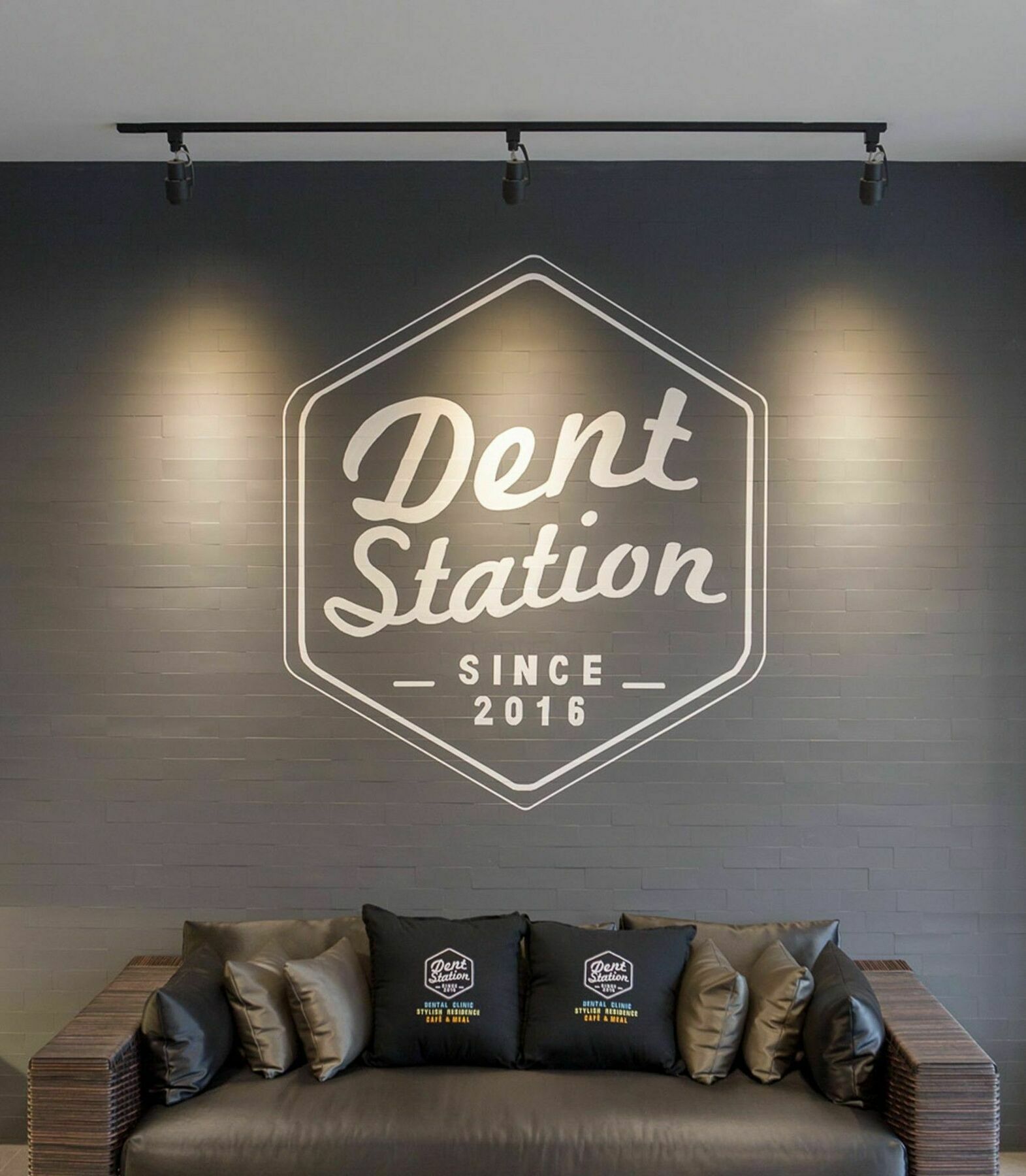 Dent Station Resident Hotel Phuket Bagian luar foto