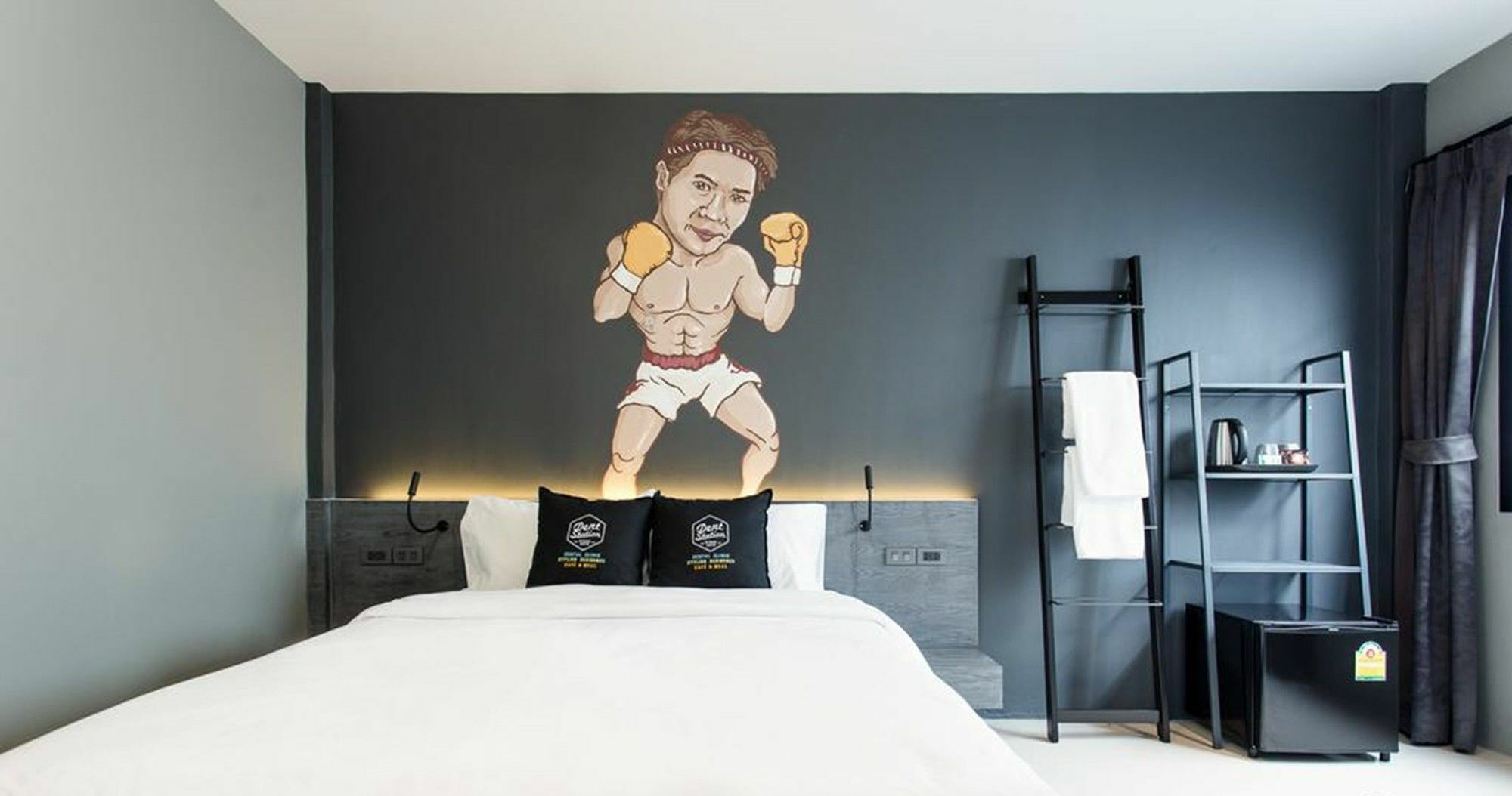 Dent Station Resident Hotel Phuket Bagian luar foto