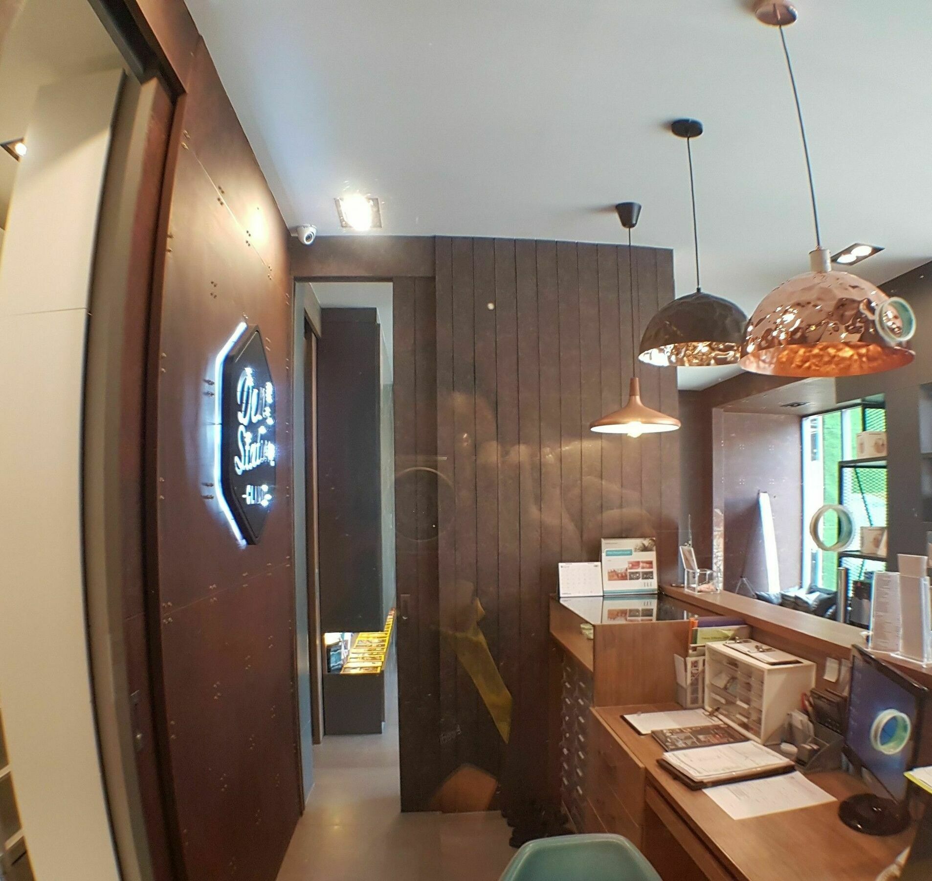 Dent Station Resident Hotel Phuket Bagian luar foto