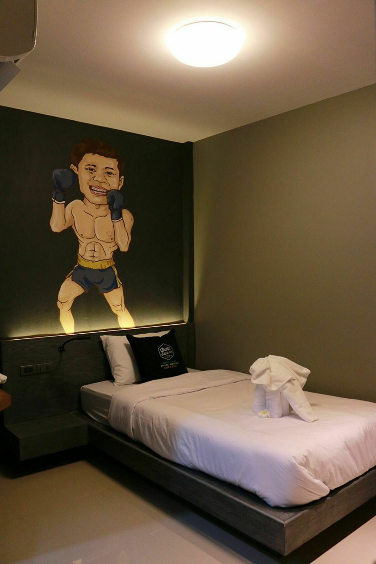 Dent Station Resident Hotel Phuket Bagian luar foto
