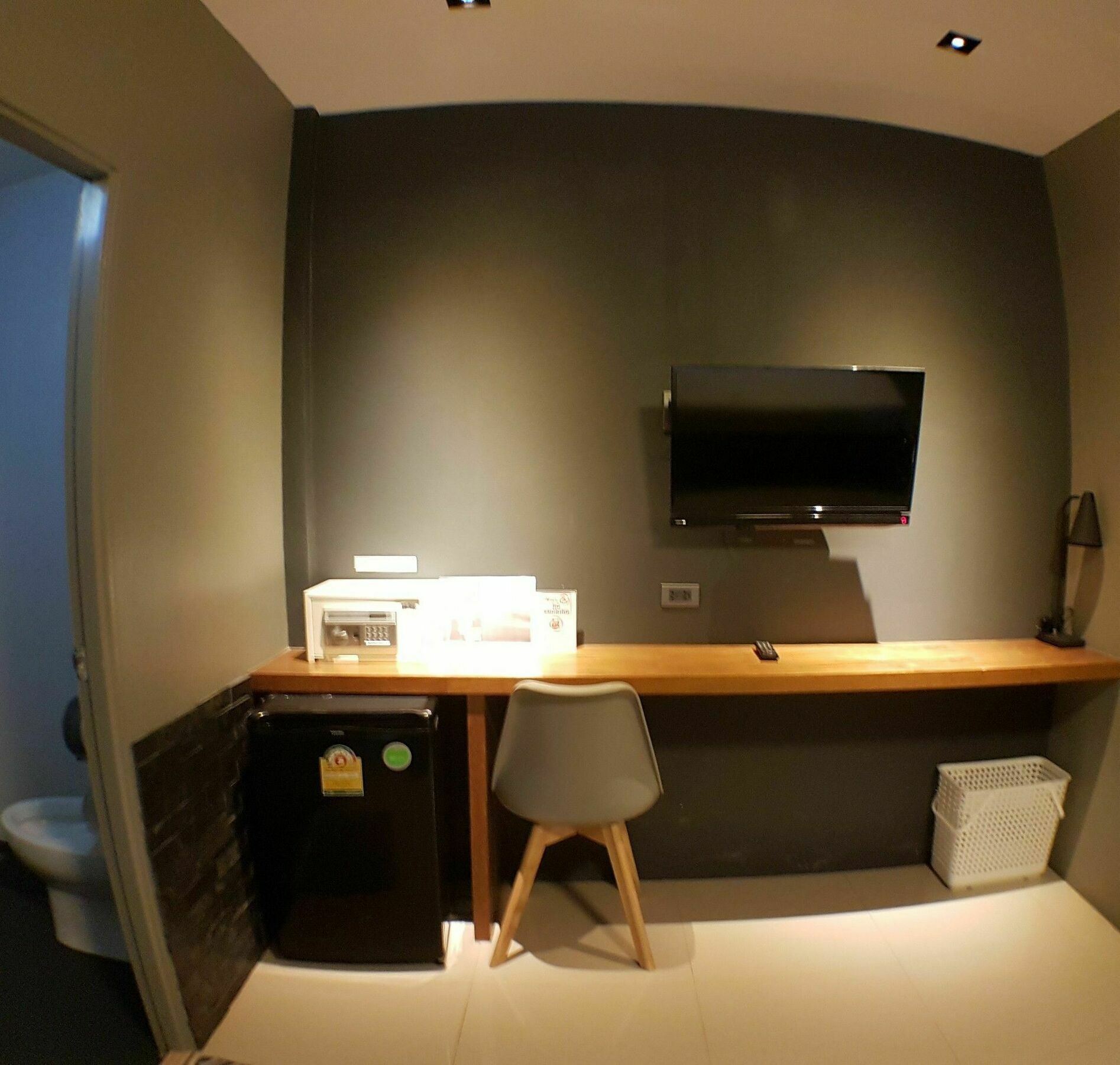 Dent Station Resident Hotel Phuket Bagian luar foto