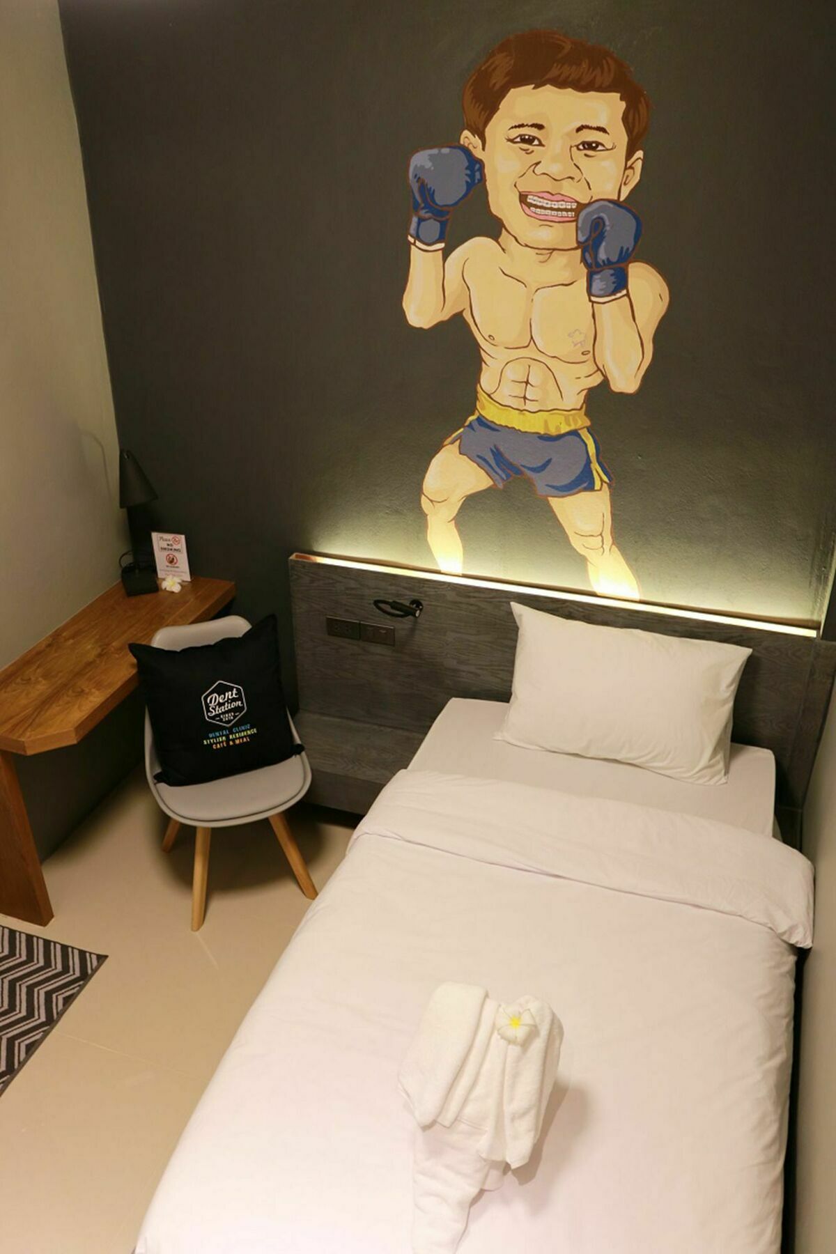 Dent Station Resident Hotel Phuket Bagian luar foto
