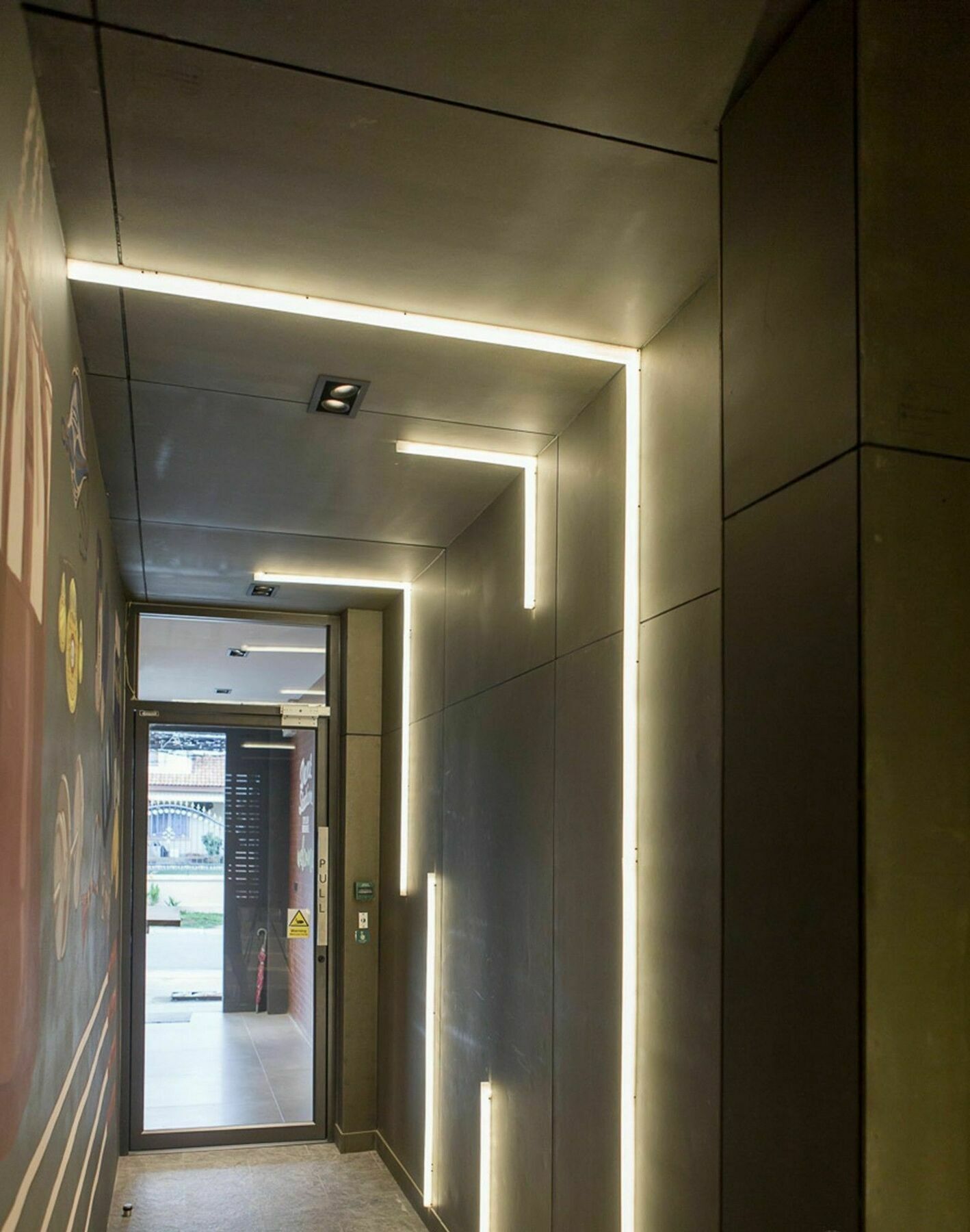 Dent Station Resident Hotel Phuket Bagian luar foto